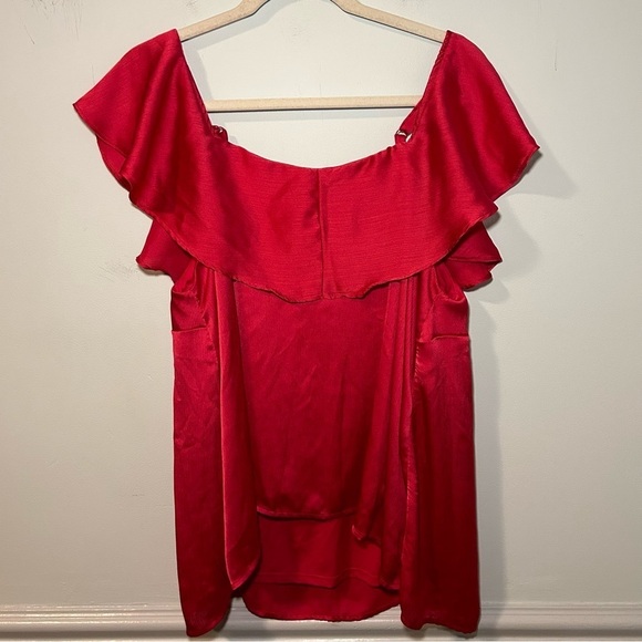 Torrid Fuchsia Pink Cold Shoulder Chiffon Top Size 1X - Picture 7 of 13